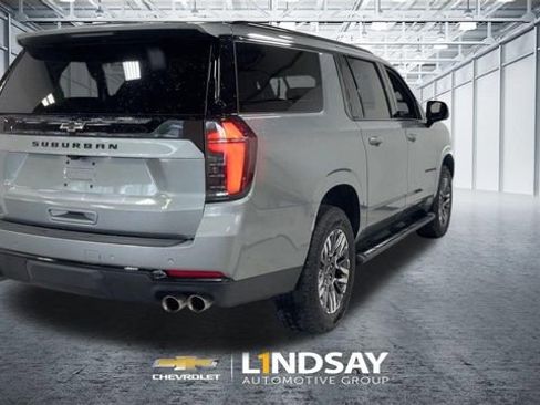 Used 2025 Chevrolet Suburban Z71 AWD/4WD image 9
