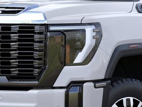 New 2026 GMC Sierra 2500 Denali Ultimate AWD/4WD image 10