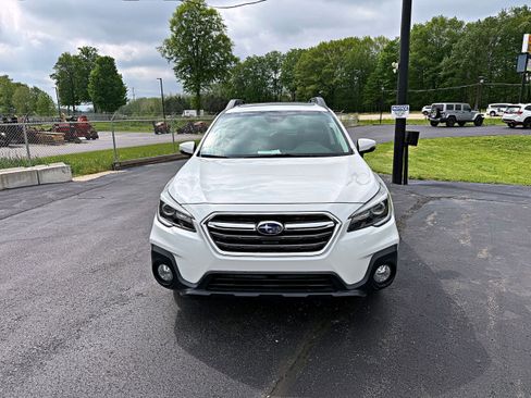 Used 2019 Subaru Outback 3.6R Limited AWD/4WD image 4