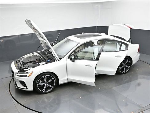 Used 2024 Volvo S60 B5 Ultimate image 50