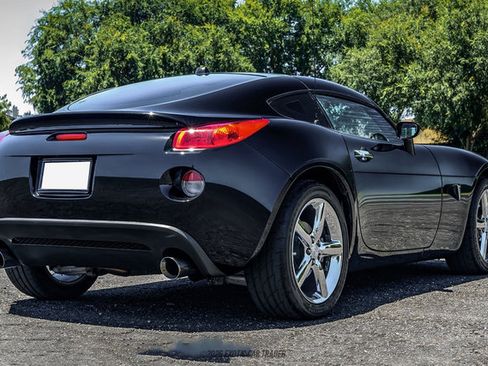 Used 2009 Pontiac Solstice GXP w/ Premium Package RWD image 17