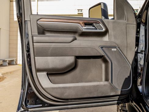 Used 2025 GMC Sierra 3500 SLT w/ Texas SLT Premium Package image 36