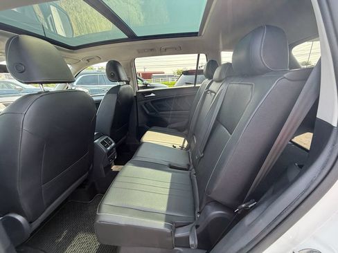 Used 2022 Volkswagen Tiguan SE FWD image 19