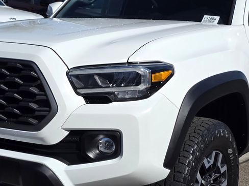 Used 2021 Toyota Tacoma TRD Off-Road w/ Technology Package image 8