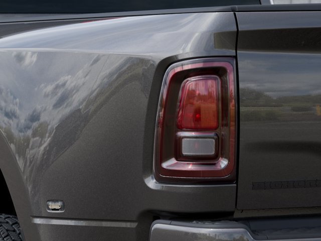 New 2027 RAM 3500 Big Horn AWD/4WD image 9