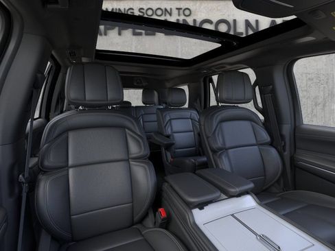 New 2026 Lincoln Navigator Reserve w/ Jet Appearance Package AWD/4WD image 10