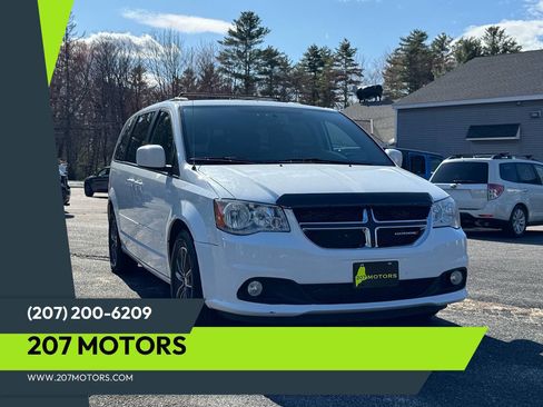 Used 2017 Dodge Grand Caravan SXT FWD image 1