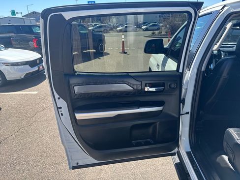 Used 2017 Toyota Tundra Platinum AWD/4WD image 37