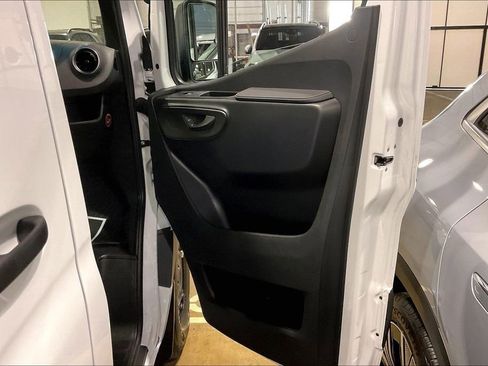 Used 2026 Mercedes-Benz Sprinter 2500 image 16