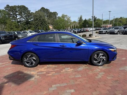 Used 2024 Hyundai Elantra SEL w/ Convenience Package FWD image 37