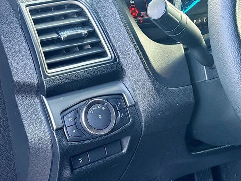 Used 2018 Ford Explorer XLT w/ Equipment Group 201A image 11