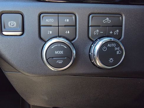 New 2026 GMC Sierra 1500 SLE w/ X31 Off-Road Package image 13