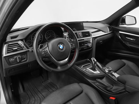 Used 2018 BMW 330i xDrive Sedan AWD/4WD image 4