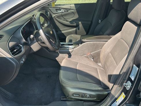 Used 2016 Chevrolet Malibu LT FWD image 5