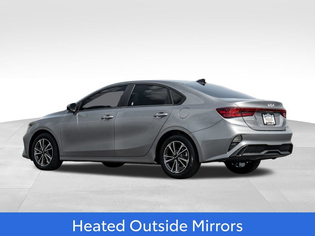 Used 2024 Kia Forte LXS w/ LXS Technology Package FWD image 5