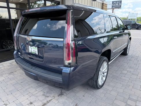 Used 2020 Cadillac Escalade ESV Premium Luxury AWD/4WD image 6