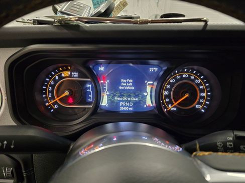 Used 2025 Jeep Wrangler Unlimited Sahara AWD/4WD image 19