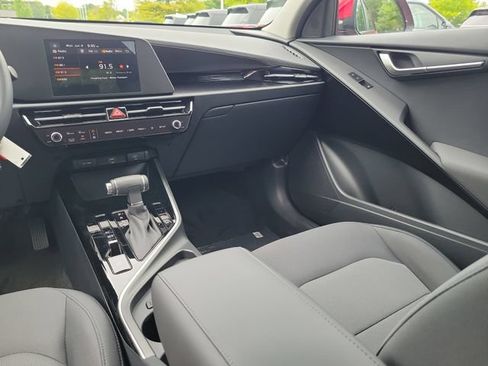 New 2026 Kia Niro LX FWD image 11