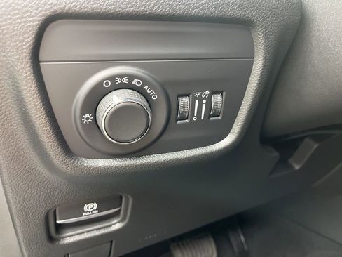New 2025 Jeep Grand Cherokee L Altitude RWD image 13