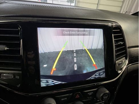 Used 2020 Jeep Grand Cherokee High Altitude image 23