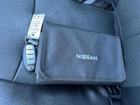 Used 2016 Nissan Rogue SL AWD/4WD image 33