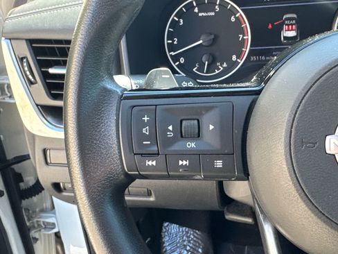 Used 2023 Nissan Rogue SV image 25