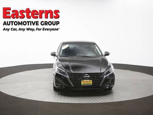 Used 2025 Nissan Altima 2.5 SV FWD image 51