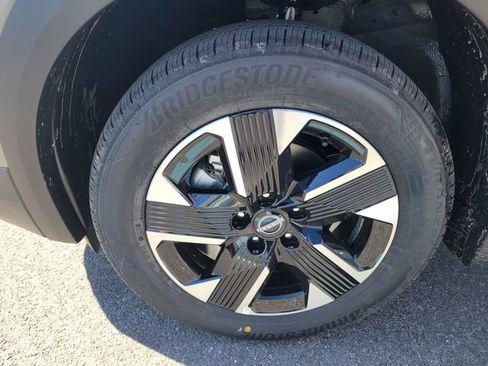 New 2026 Nissan Kicks SV w/ Cold Weather Package AWD/4WD image 11