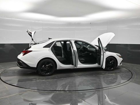 New 2026 Hyundai Elantra SEL Sport FWD image 47