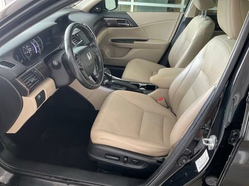 Used 2017 Honda Accord EX-L image 3