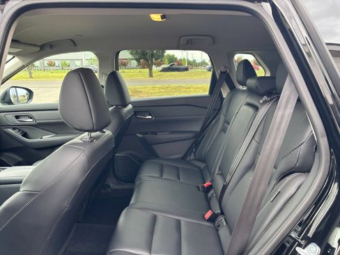 Used 2026 Nissan Rogue SL FWD image 28