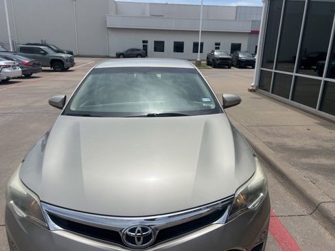 Used 2015 Toyota Avalon XLE FWD image 3