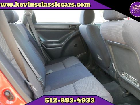 Used 2006 Pontiac Vibe Sport Wagon 4D w/ Preferred Package image 18