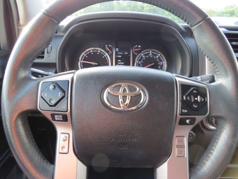 Used 2021 Toyota 4Runner Limited image 22