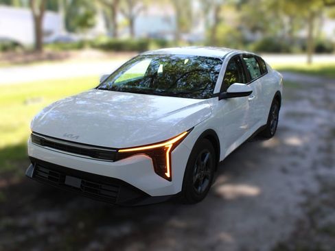 New 2025 Kia K4 EX image 15