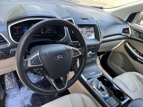Used 2019 Ford Edge Titanium w/ Equipment Group 301A image 16