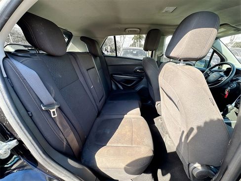 Used 2022 Chevrolet Trax LS w/ Tint and Cruise Package image 25