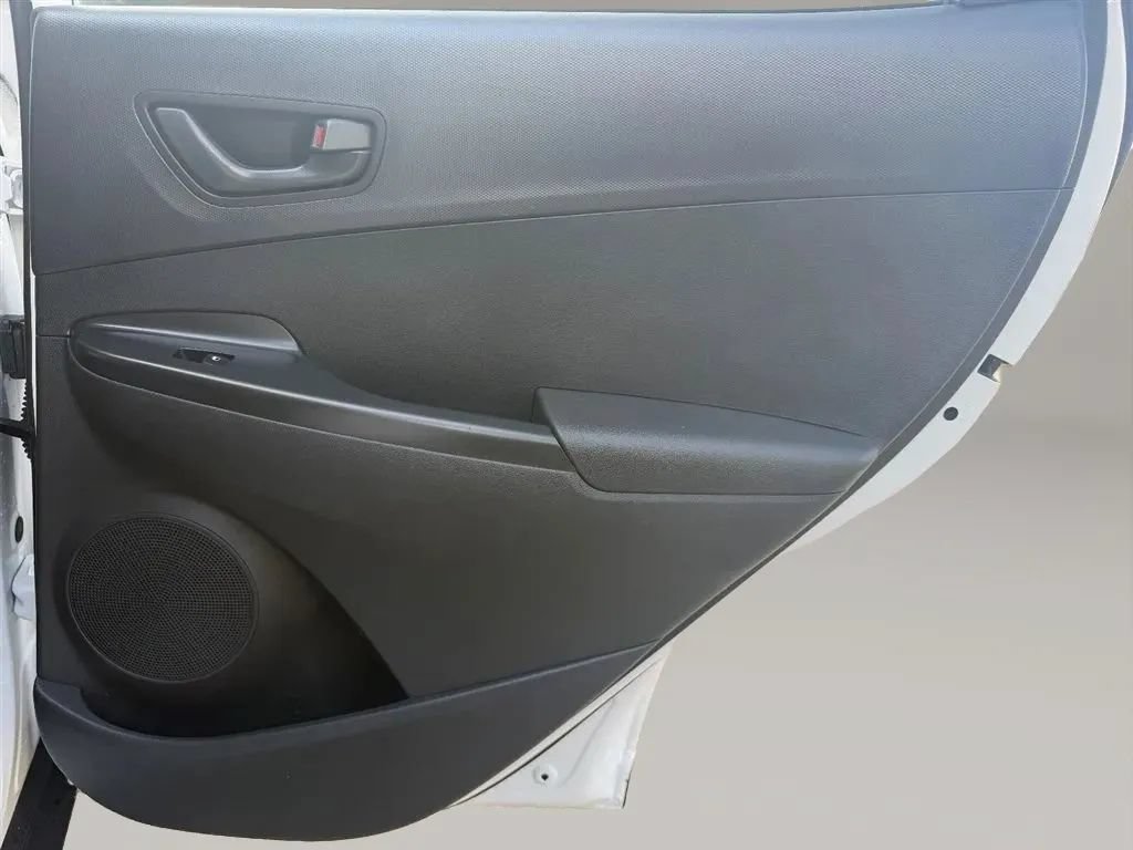 Used 2021 Hyundai Kona SEL FWD image 30