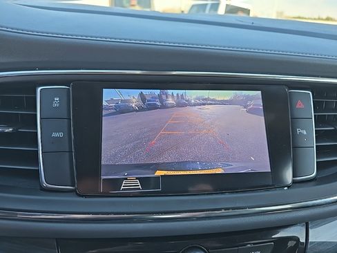 Used 2021 Buick Enclave Essence image 32