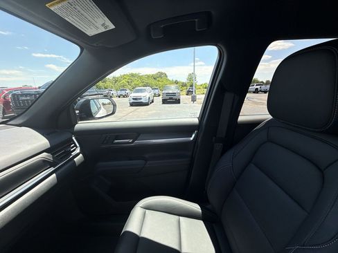 Used 2025 GMC Terrain Elevation w/ Elevation Premium Package AWD/4WD image 15