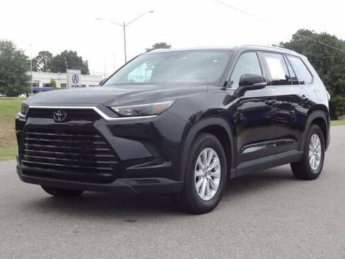 Used 2025 Toyota Grand Highlander AWD image 1