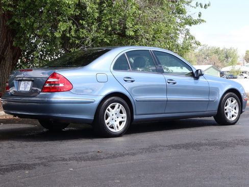 Used 2005 Mercedes-Benz E 320 4MATIC Sedan image 5