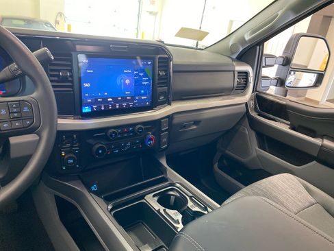 New 2026 Ford F350 XLT w/ XLT Premium Package AWD/4WD image 12