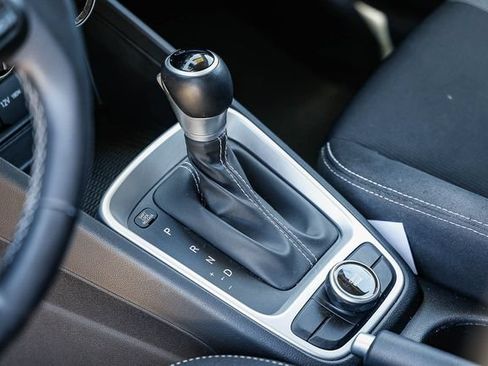 Certified 2024 Hyundai Venue SEL FWD image 24