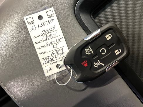 Used 2020 Chevrolet Suburban LT AWD/4WD image 30