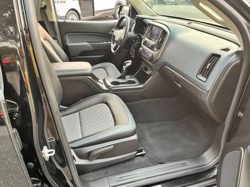 Used 2022 Chevrolet Colorado Z71 w/ Safety Package AWD/4WD image 21