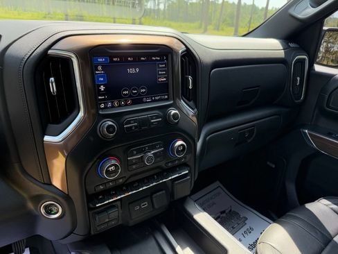 Used 2021 Chevrolet Silverado 1500 High Country w/ Technology Package AWD/4WD image 18