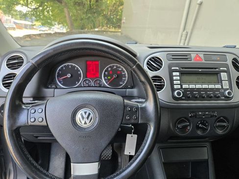 Used 2009 Volkswagen Tiguan S image 15