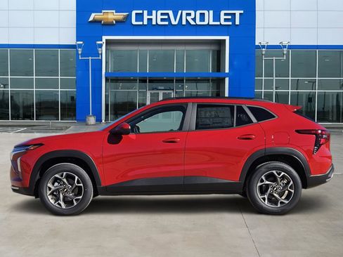 New 2026 Chevrolet Trax LT image 3