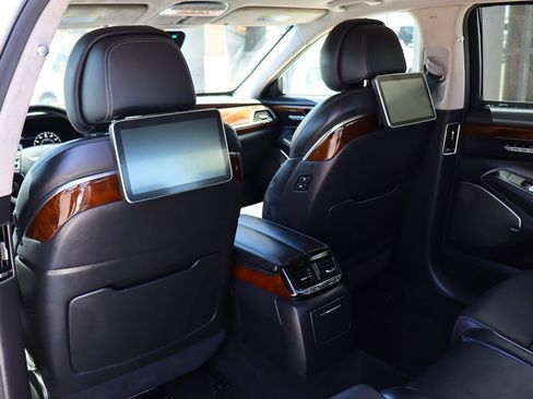 Used 2019 Genesis G90 5.0 Ultimate RWD image 32